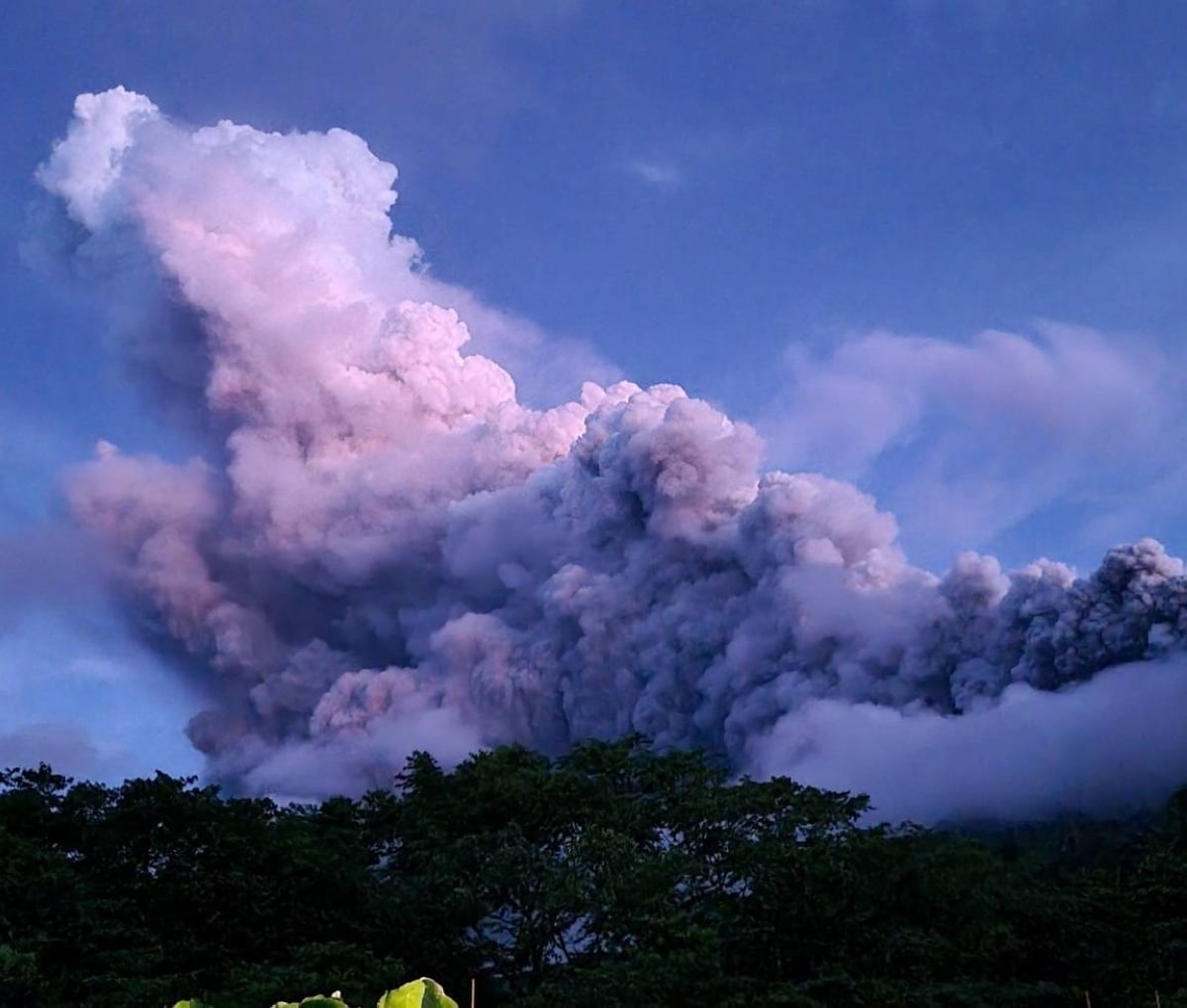 PHIVOLCS monitors Mt Bulusan eruption - Brigada News